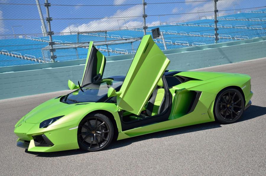  Lamborghini Aventador LP700-4 Roadster 2013 года  (фото 31 из 68)